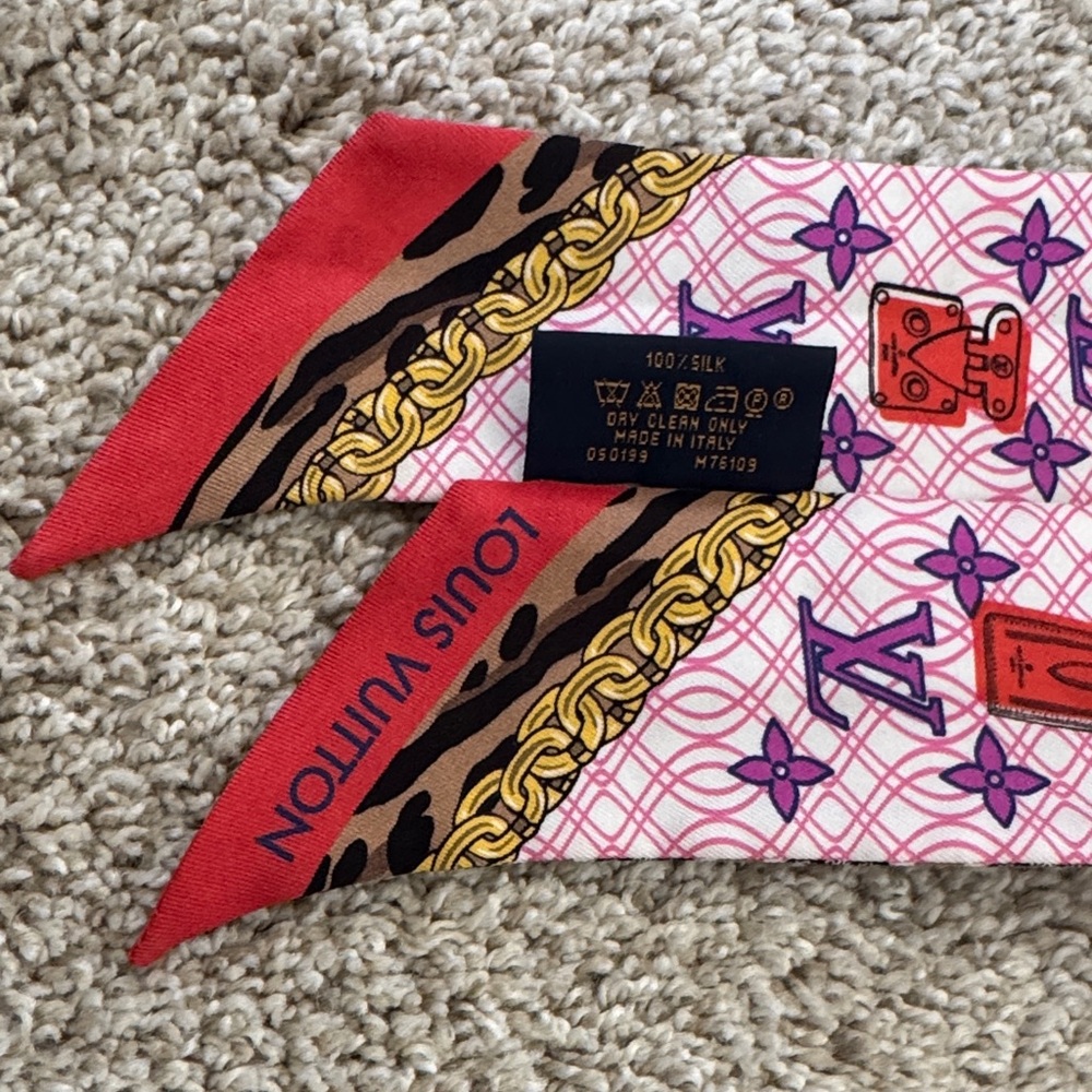Louis Vuitton BB Bandeau Multicolor Silk Scarf with bag and box - Picture 4 of 9